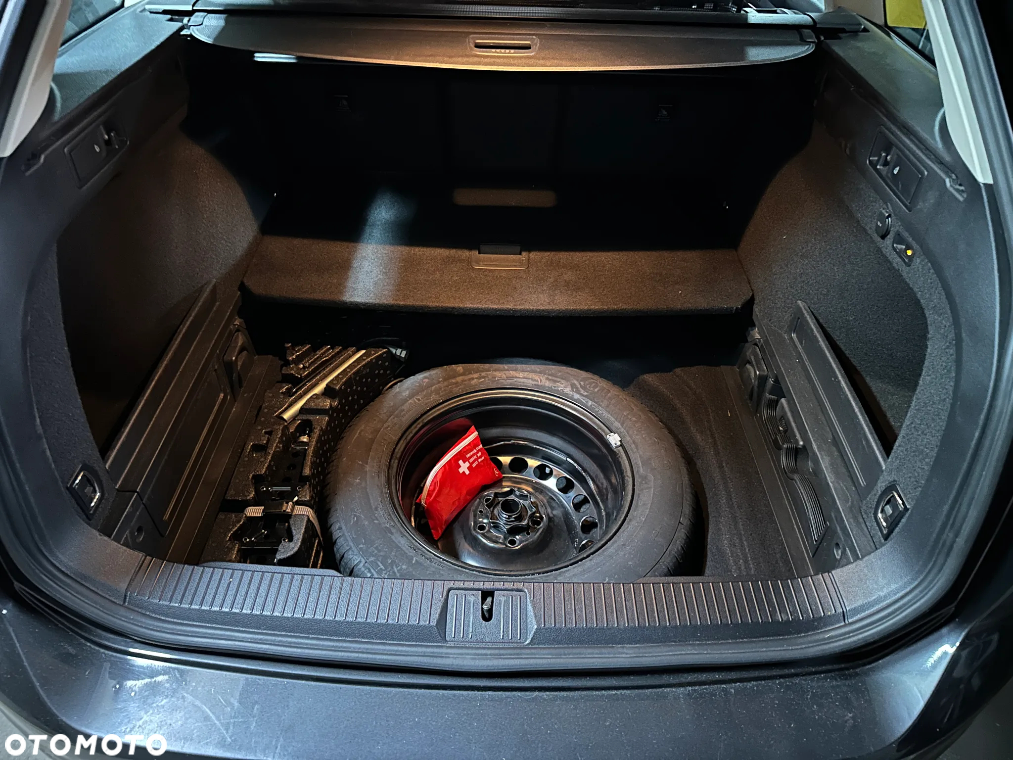 Volkswagen Passat - 19