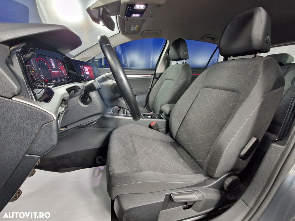 Volkswagen Golf - 11
