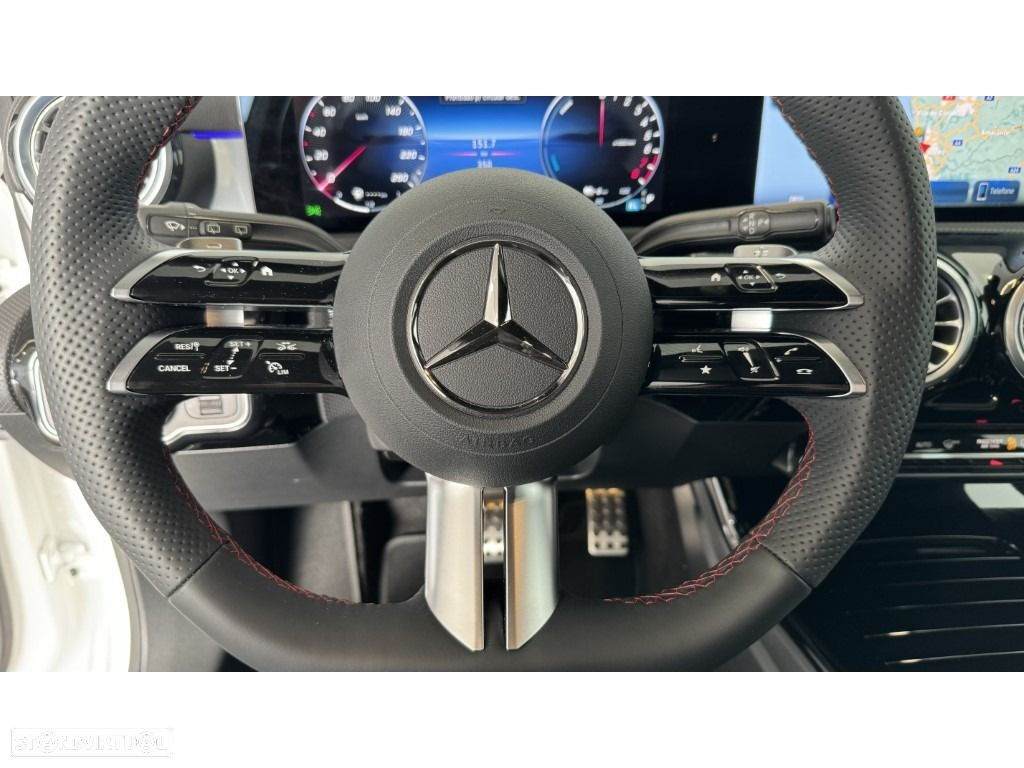 Mercedes-Benz A 250 e AMG Line - 11