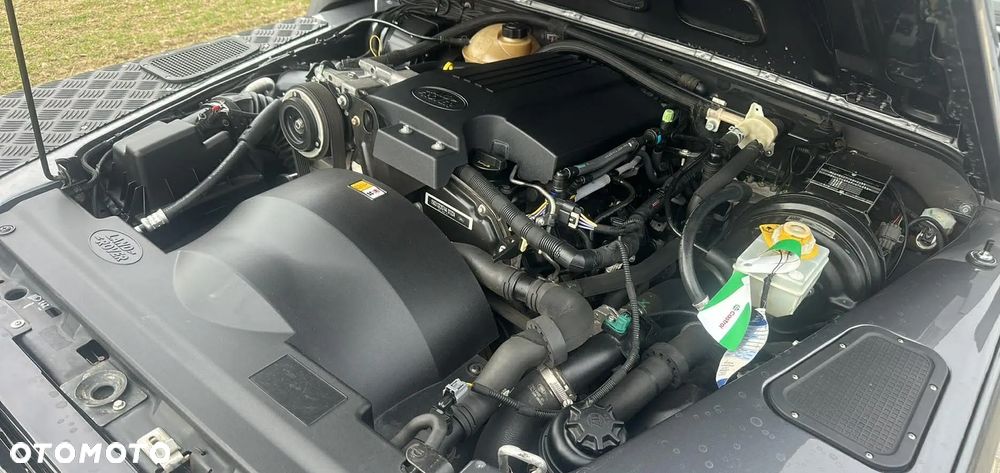 Land Rover Defender 2.2 TD4 E - 21