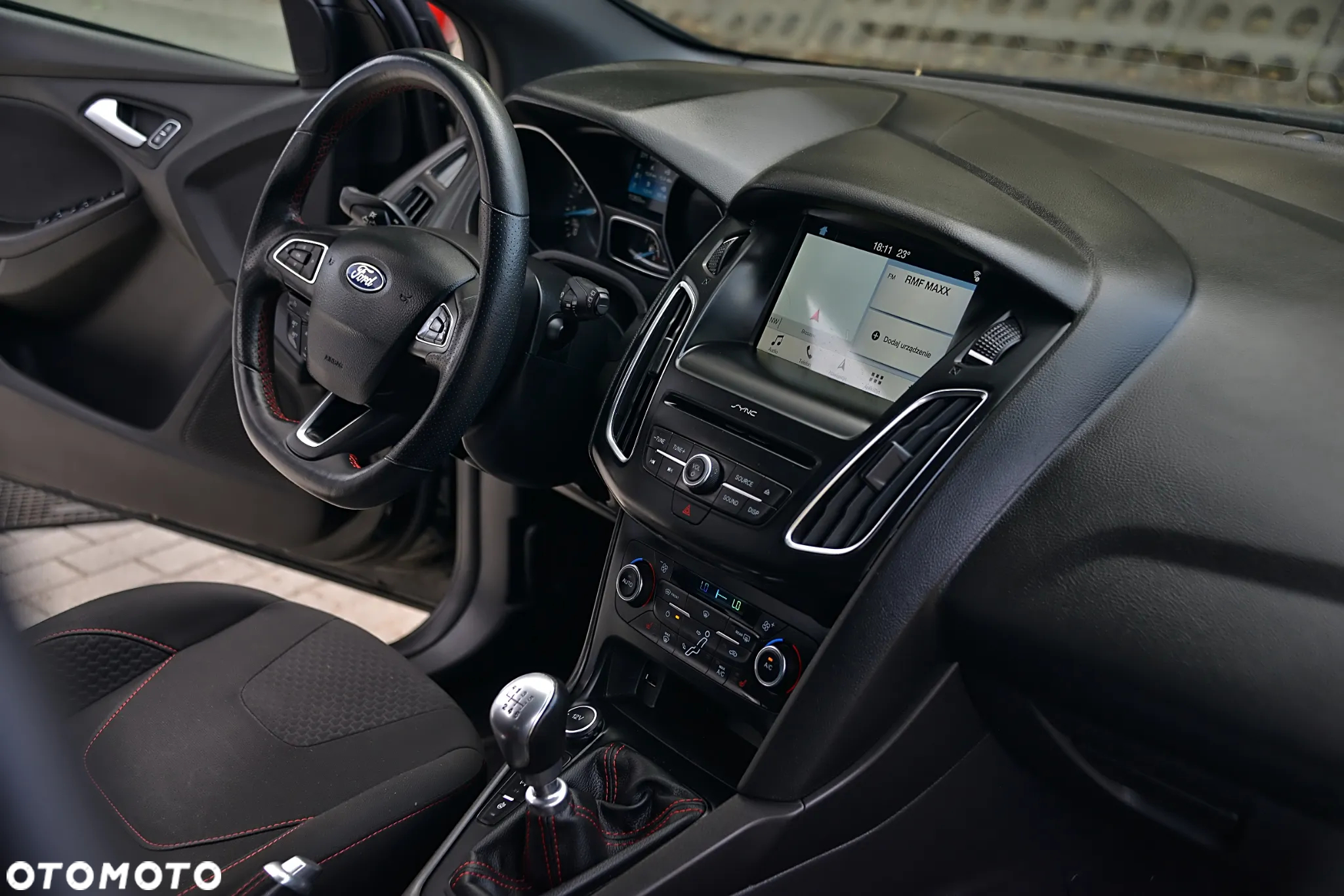 Ford Focus Turnier 1.5 EcoBoost Start-Stopp-System TITANIUM - 30