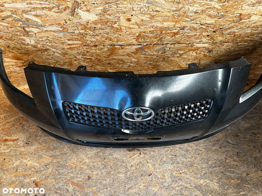 ZDERZAK PRZEDNI przód TOYOTA YARIS II 2 - 2