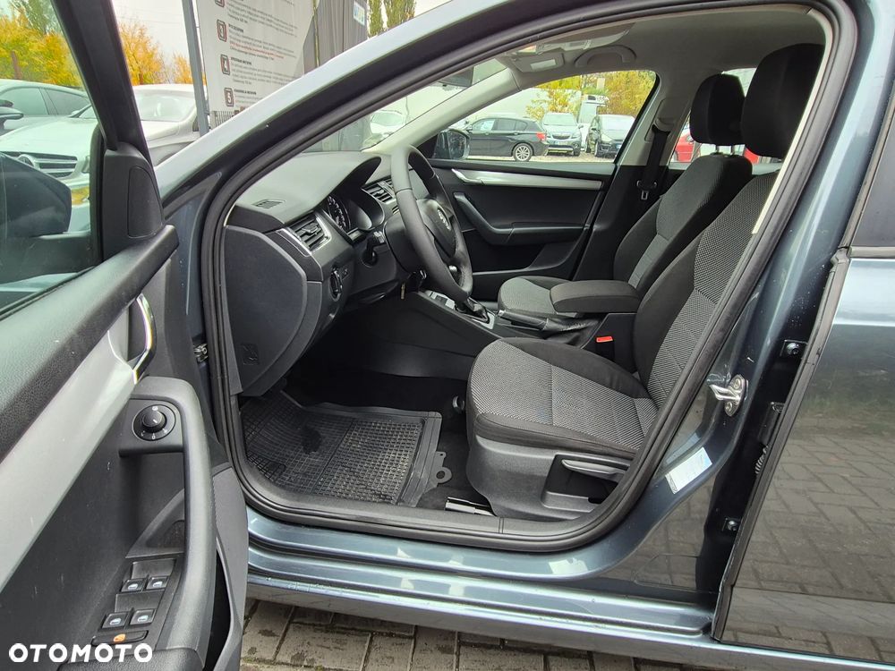 Skoda Octavia 1.6 TDI Edition DSG - 24