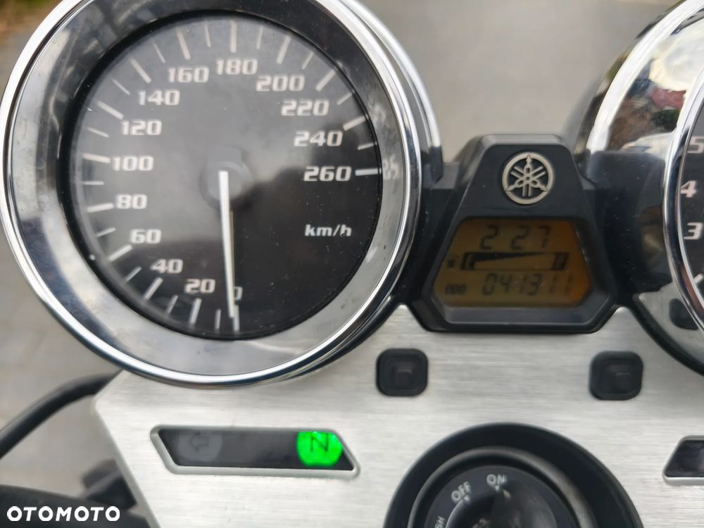 Yamaha XJR - 14