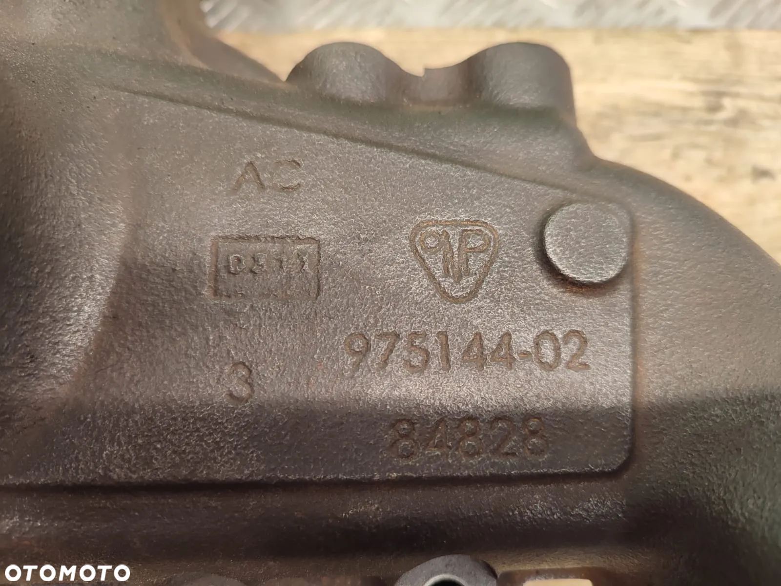 Pompa wody V836867628 ACP055583C Massey Ferguson - 11