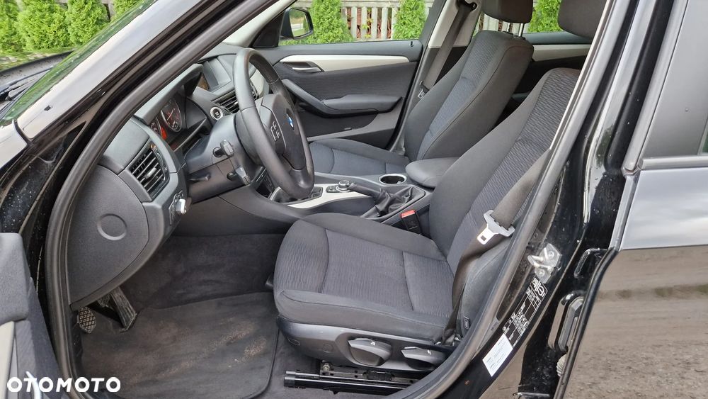 BMW X1 sDrive18i xLine - 9