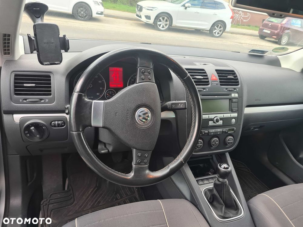 Volkswagen Jetta - 3