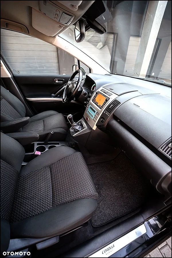 Toyota Corolla Verso - 36