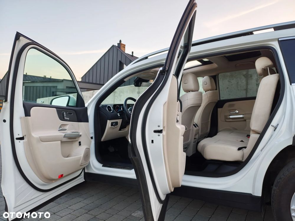 Mercedes-Benz GLB 250 4-Matic Progressive 8G-DCT - 19
