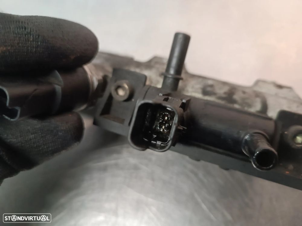 REGUA / RAMPA DE INJECÇÃO COM VALVULAS PEUGEOT 607 807 CITROEN C5 C8 2.2HDI 0445214017 - 2