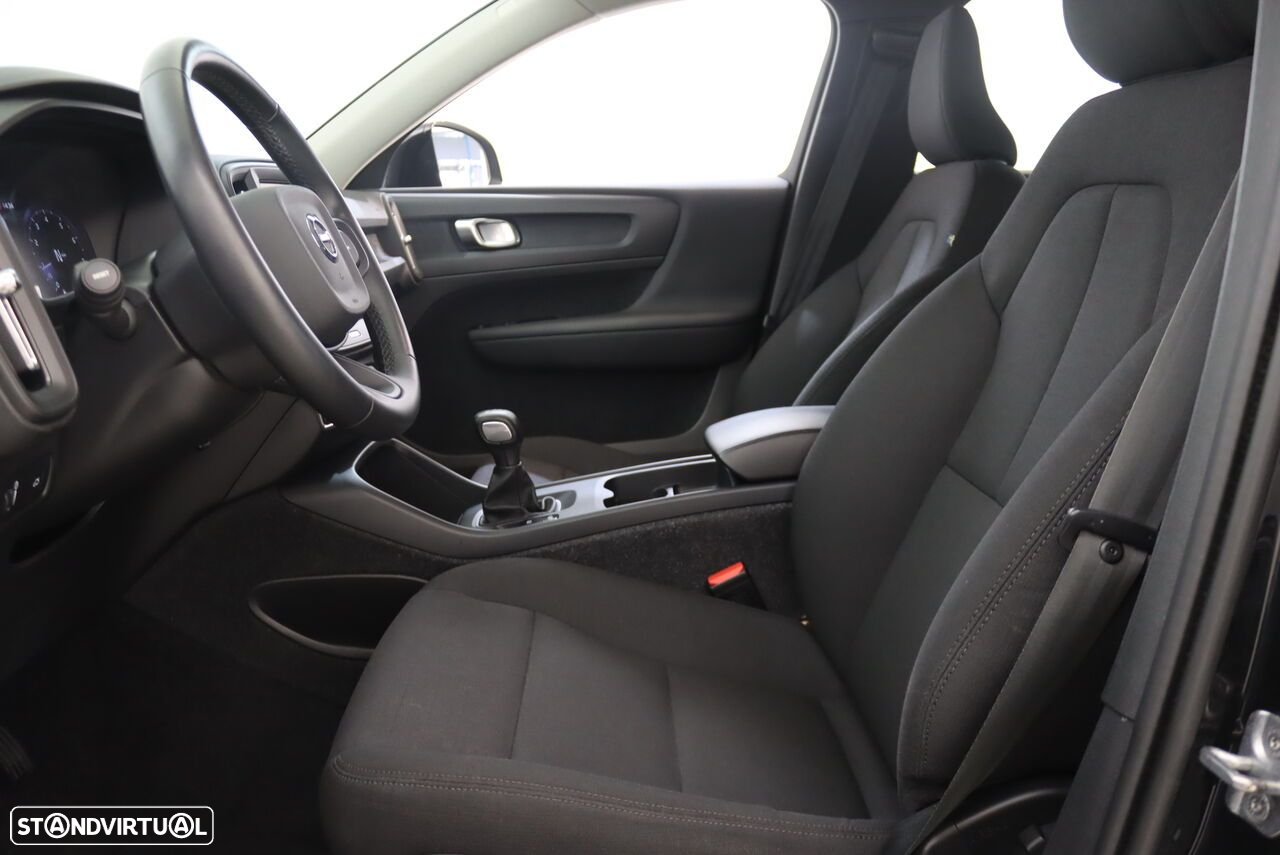 Volvo XC 40 1.5 T2 Momentum - 4