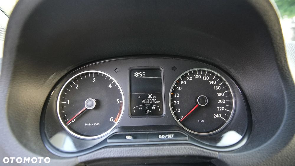 Volkswagen Polo 1.6 TDI Highline - 15