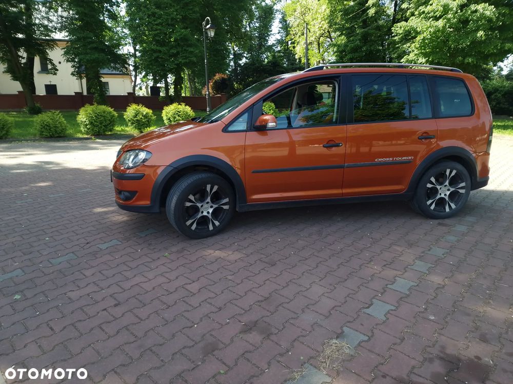 Volkswagen Touran 1.4 TSI Cross - 6