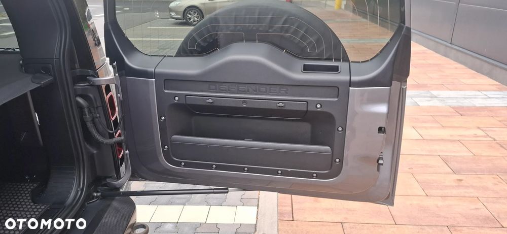 Land Rover Defender 3.0 D250 mHEV X-Dynamic S - 9