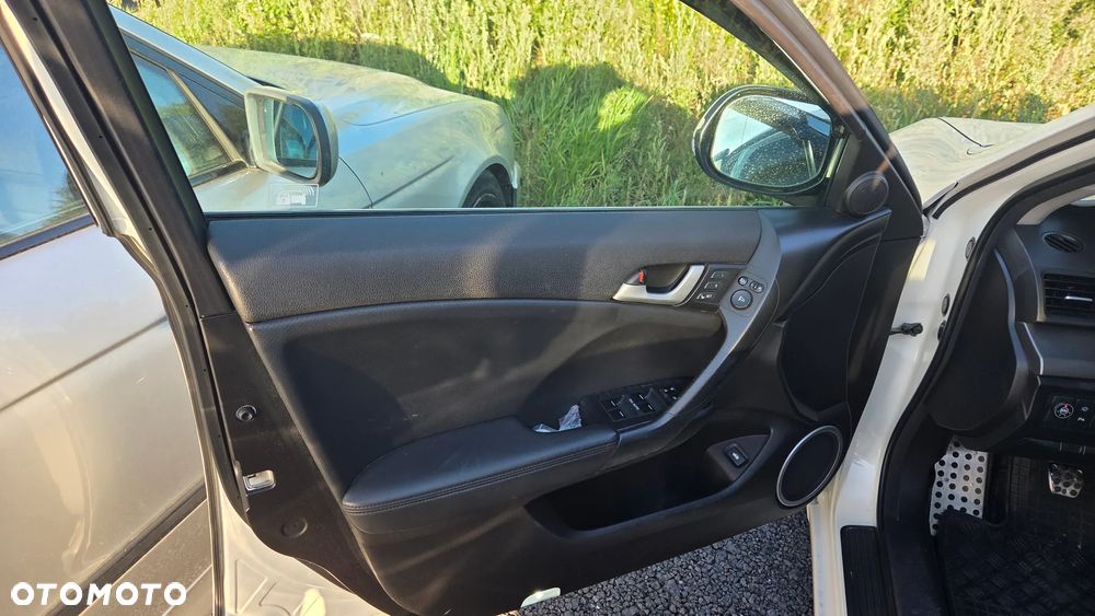 Honda Accord 2.0 Executive - 26