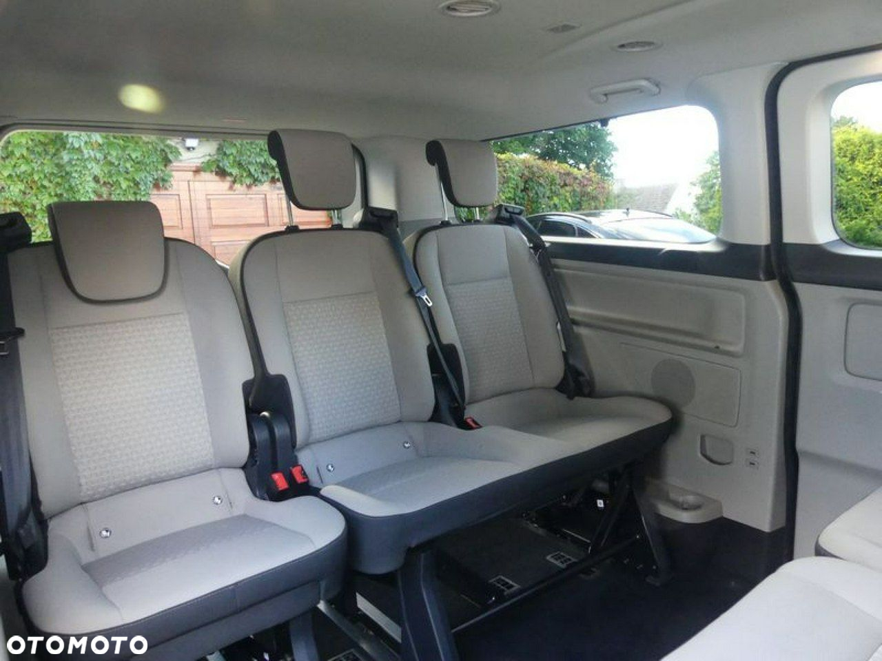 Ford Tourneo Custom - 13