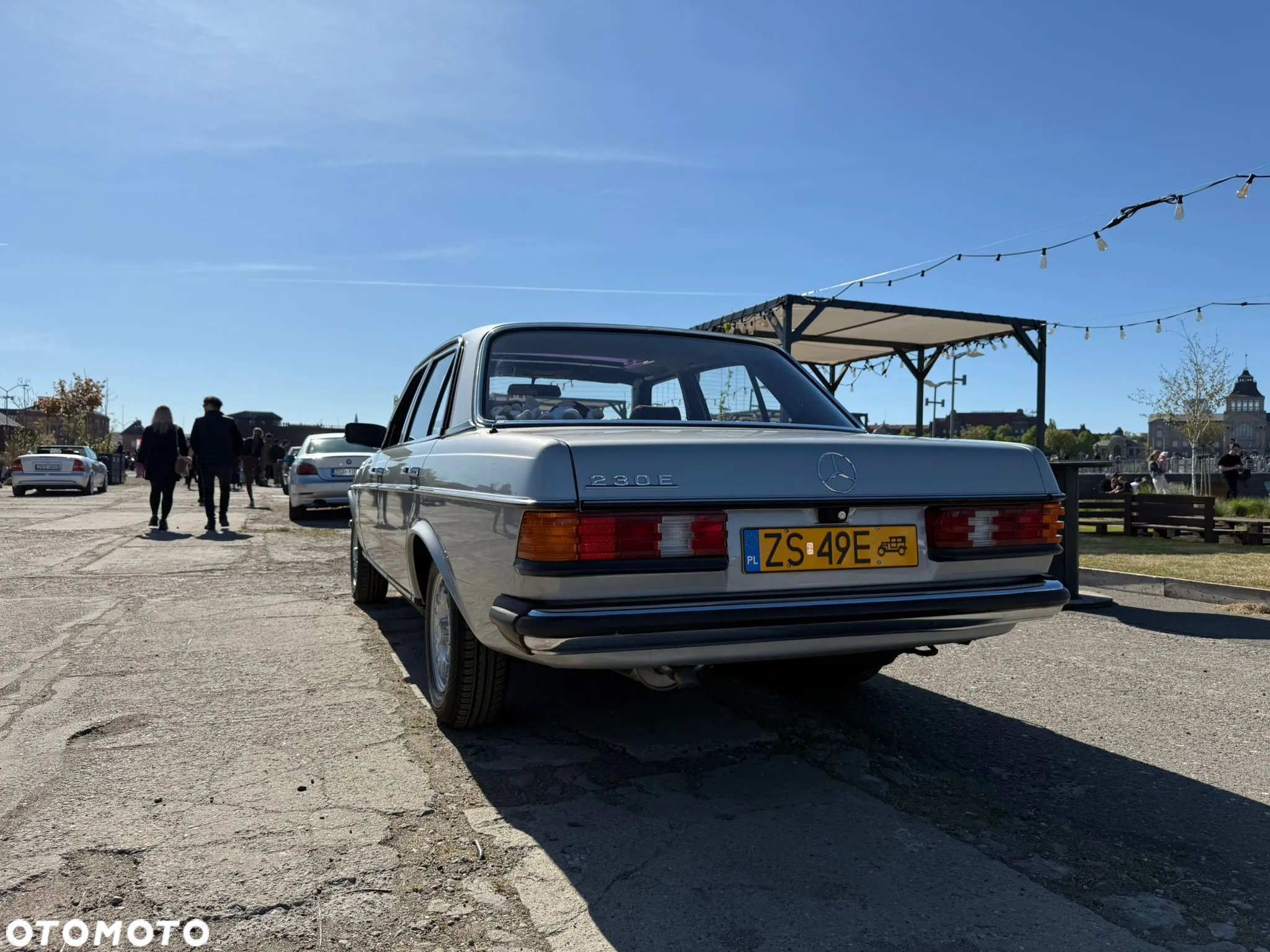 Mercedes-Benz W123 - 24