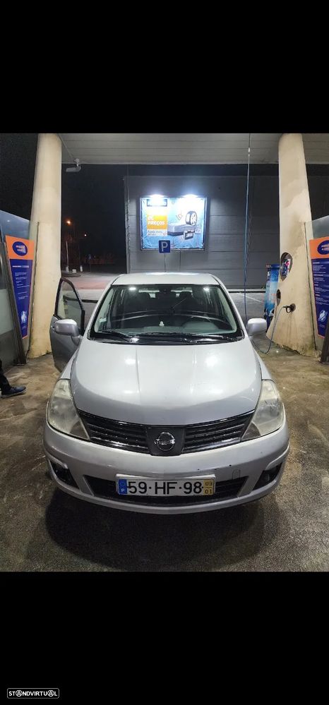 Nissan Tiida - 1