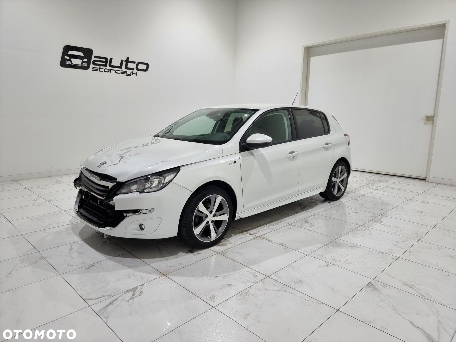 Peugeot 308 - 8