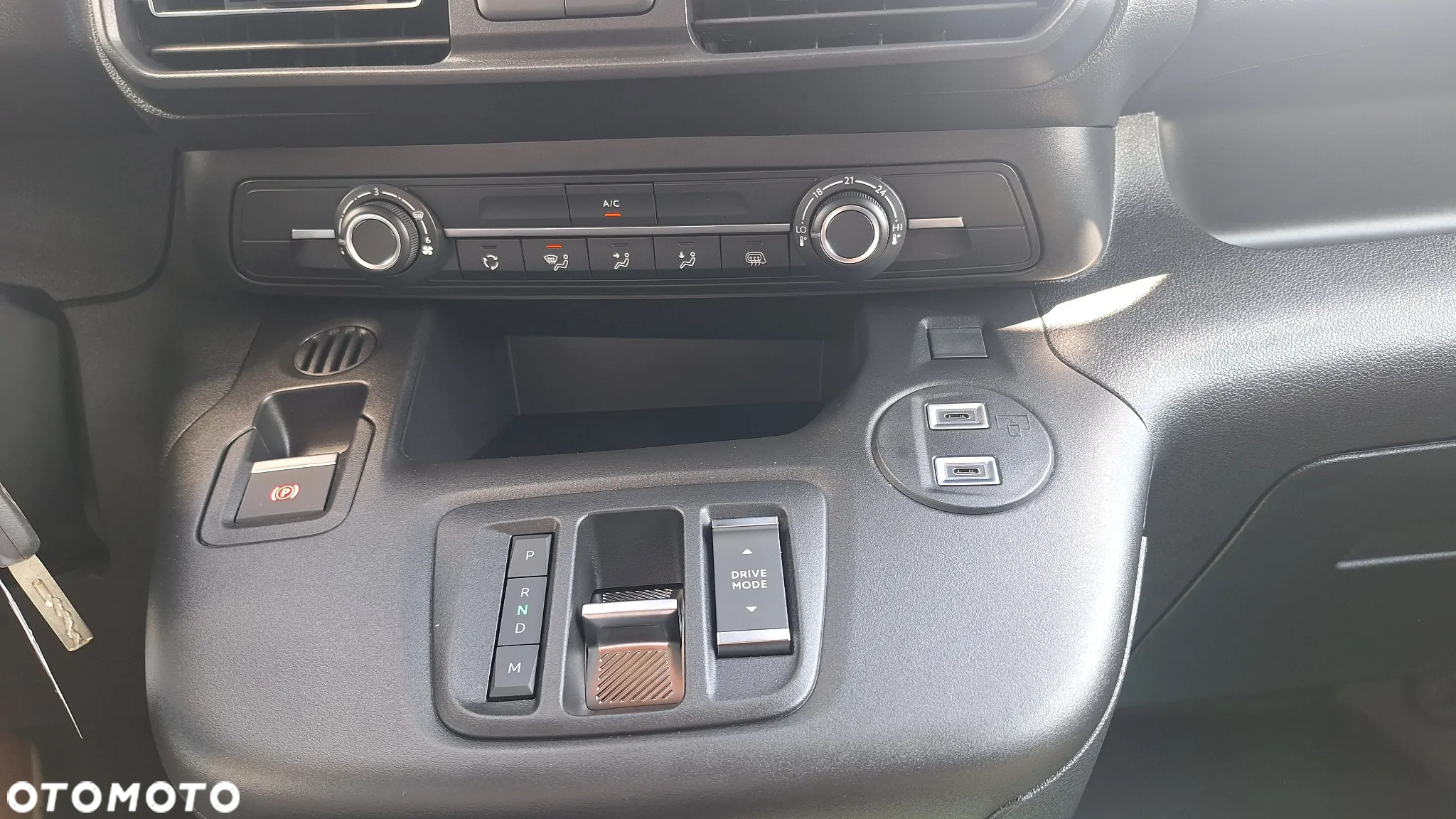 Peugeot Partner Furgon Long 950kg BlueHDi 130 KM S&S EAT8 Bogaty - 8