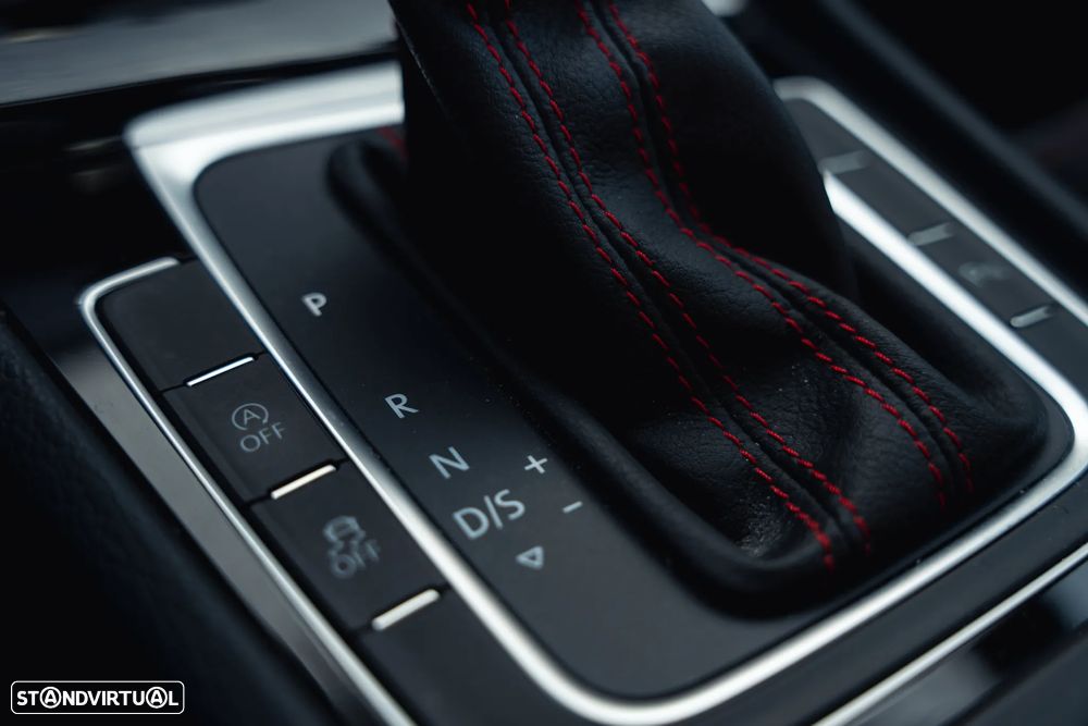 VW Golf 2.0 TSI GTI DSG Performance - 25