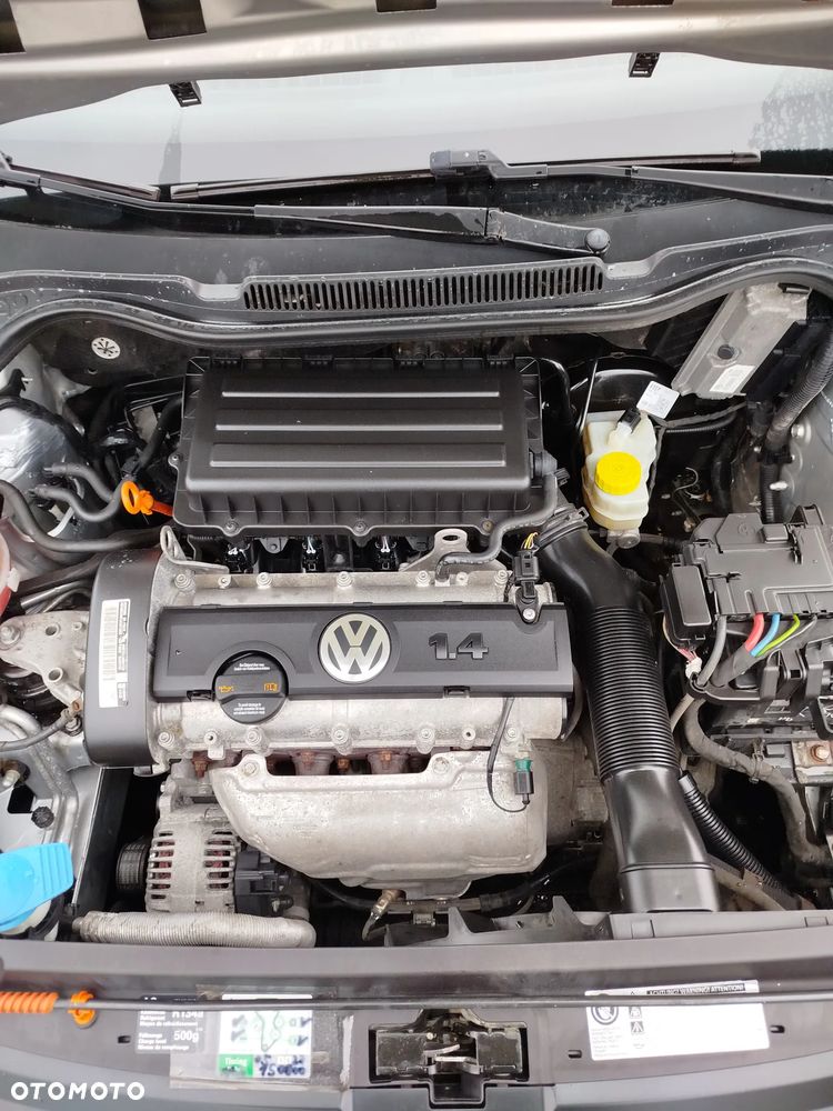 Volkswagen Polo 1.4 16V Comfortline - 18