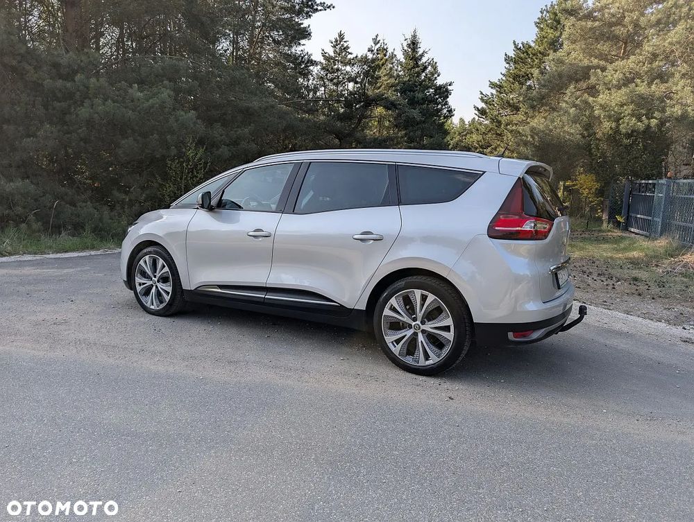 Renault Grand Scenic - 16