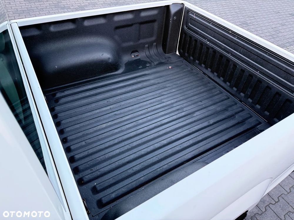 Volkswagen Amarok Double Cab 2.0 TDi Trendline - 6