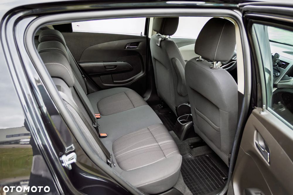 Chevrolet Aveo - 12