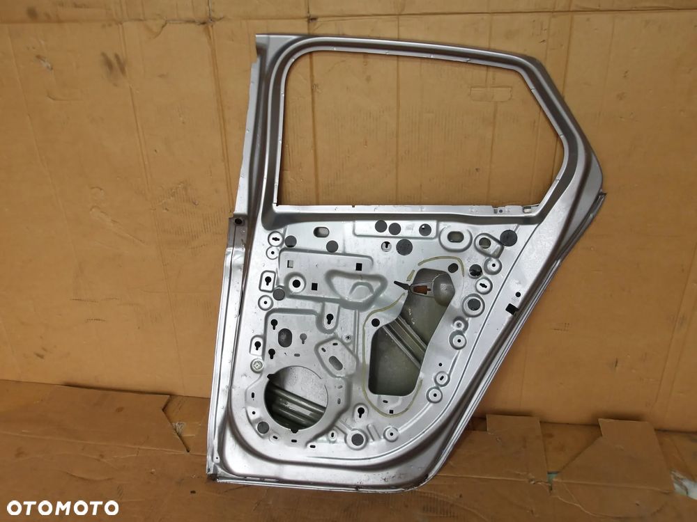 DRZWI PRAWY TYL OPEL CORSA F - 14