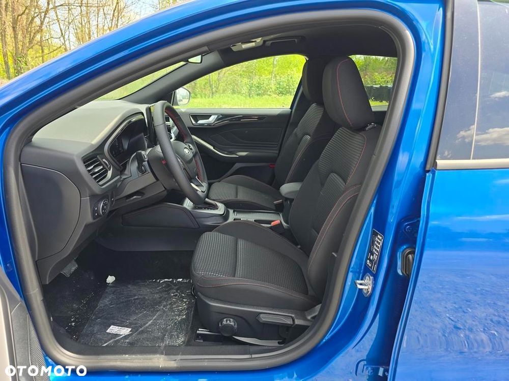 Ford Focus 1.0 EcoBoost mHEV ST-Line X - 12