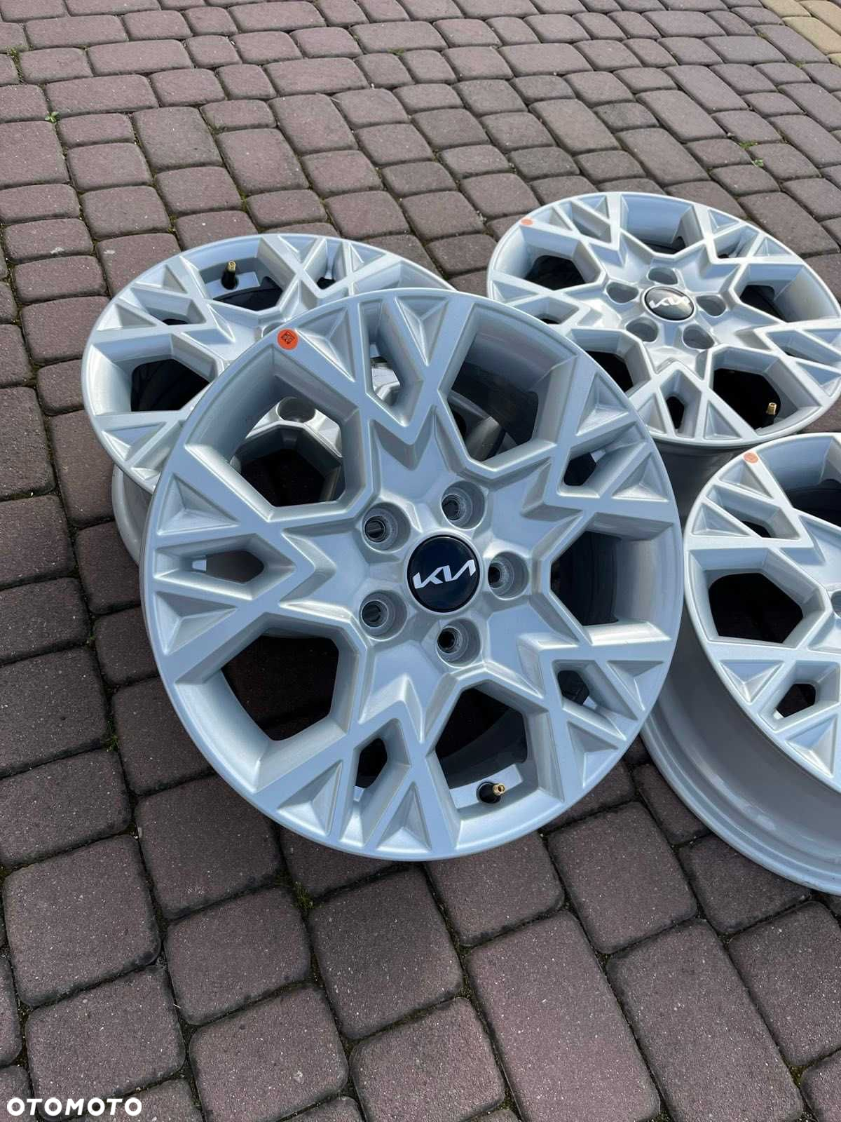 Oryginalne alufelgi Kia 5x114,3 16 cali Ceed Optima Carens NOWY MODEL - 2