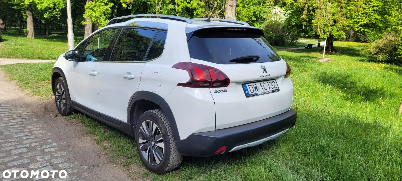 Peugeot 2008 1.2 PureTech Allure S&S - 3