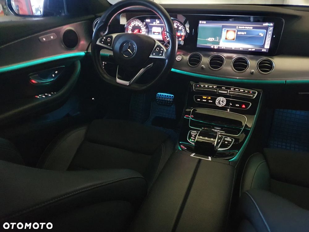 Mercedes-Benz Klasa E 220 d 9G-TRONIC AMG Line - 24