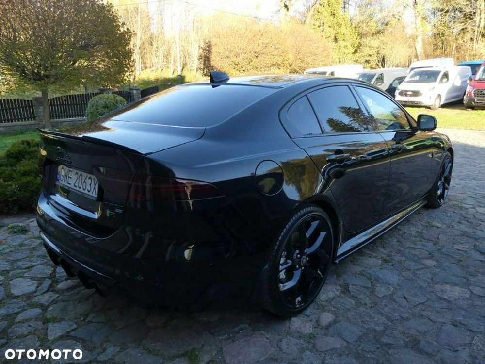 Jaguar XE 2.0 T AWD R-Sport - 26