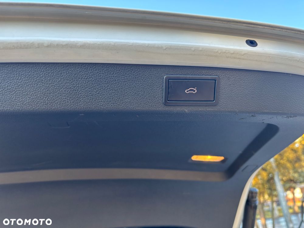 Skoda Superb 2.0 TDI DSG Style - 38