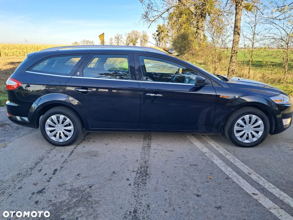 Ford Mondeo 2.0 Ghia - 9