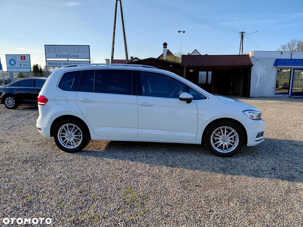 Volkswagen Touran - 14