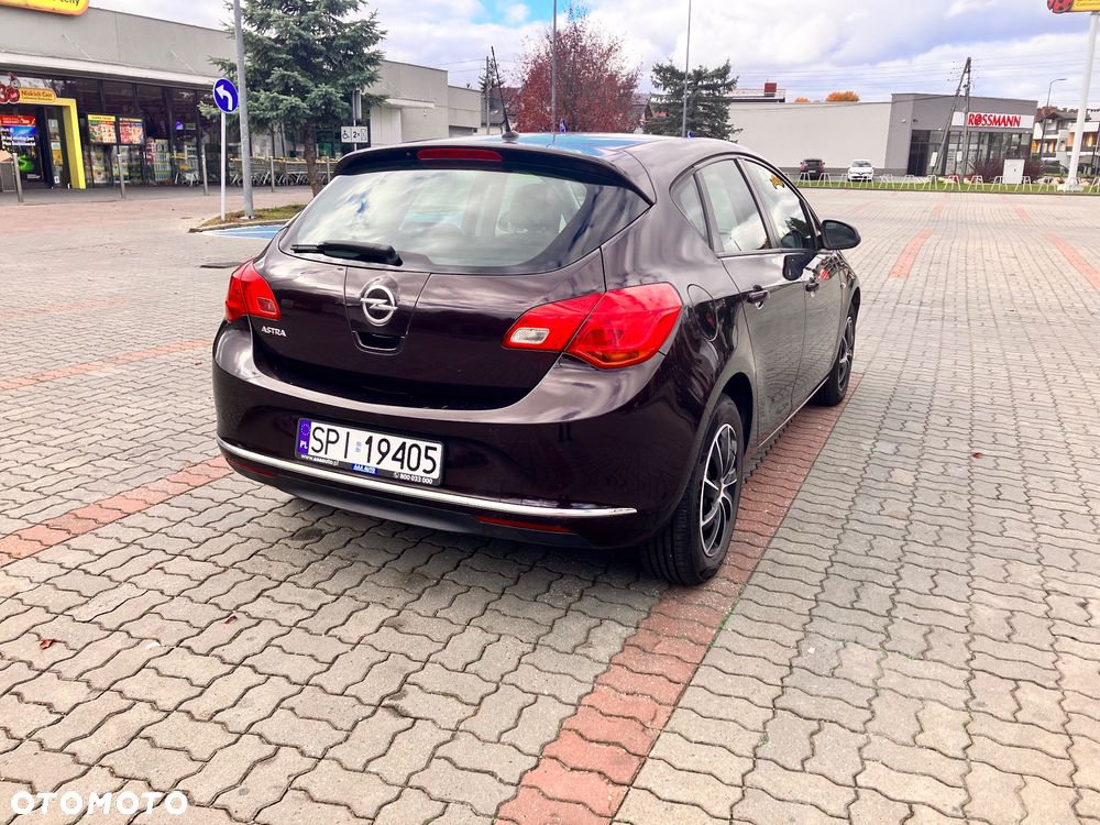 Opel Astra 1.6 Essentia - 4