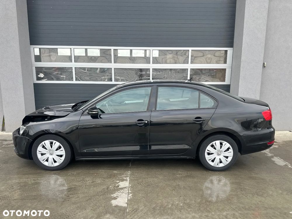 Volkswagen Jetta 1.2 TSI Trendline - 2