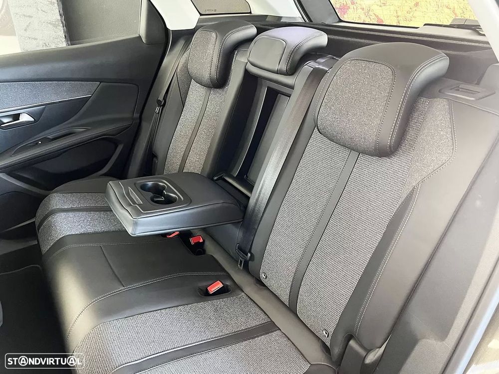 Peugeot 3008 225 e-EAT8 Allure Pack - 24