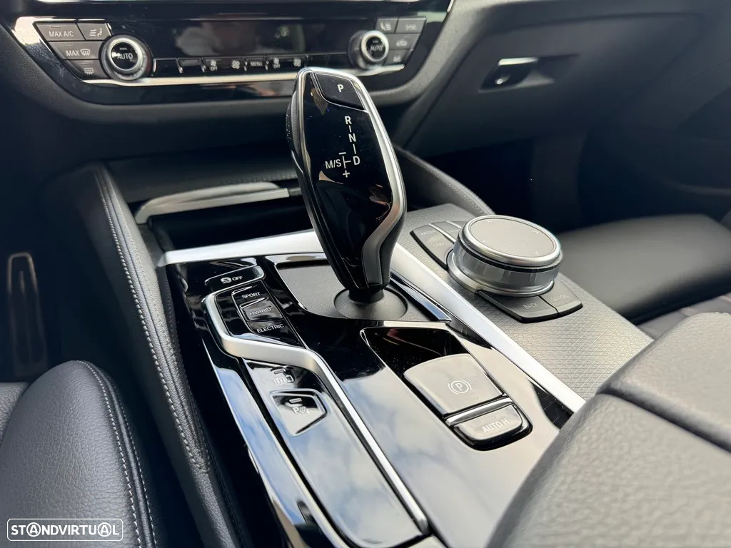 BMW 520 e Pack M - 13