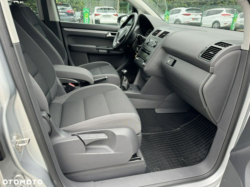 Volkswagen Touran - 35