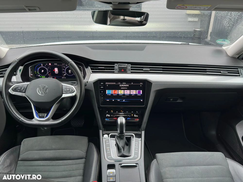 Volkswagen Passat - 10