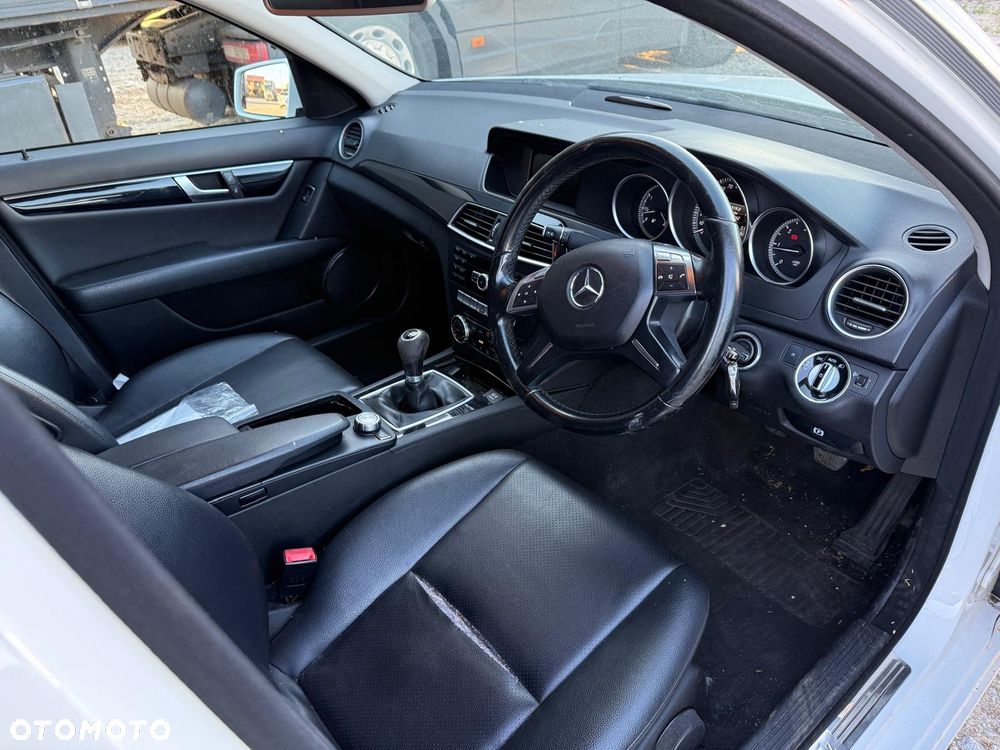 Mercedes-Benz Klasa C 220 CDI DPF BlueEFFICIENCY Special Edition - 21