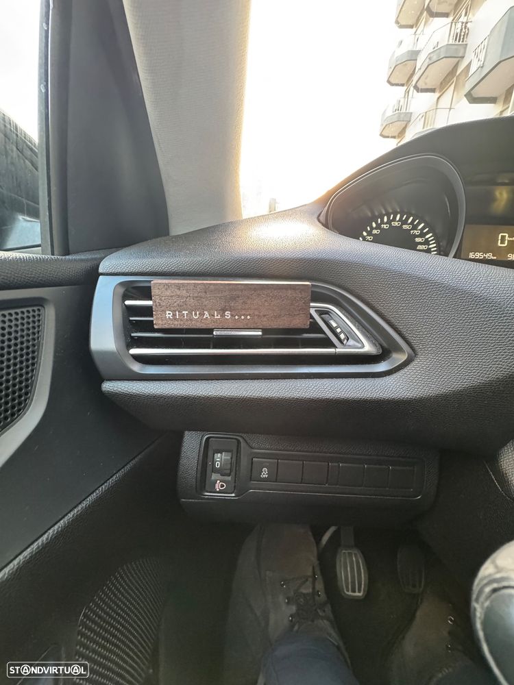 Peugeot 308 1.2 VTi Active - 13