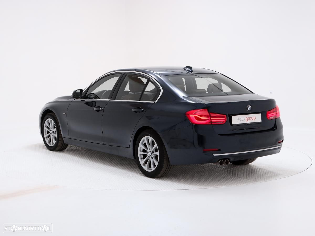 BMW 320 d Line Luxury Auto - 4