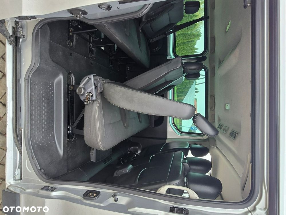 Renault Trafic - 21