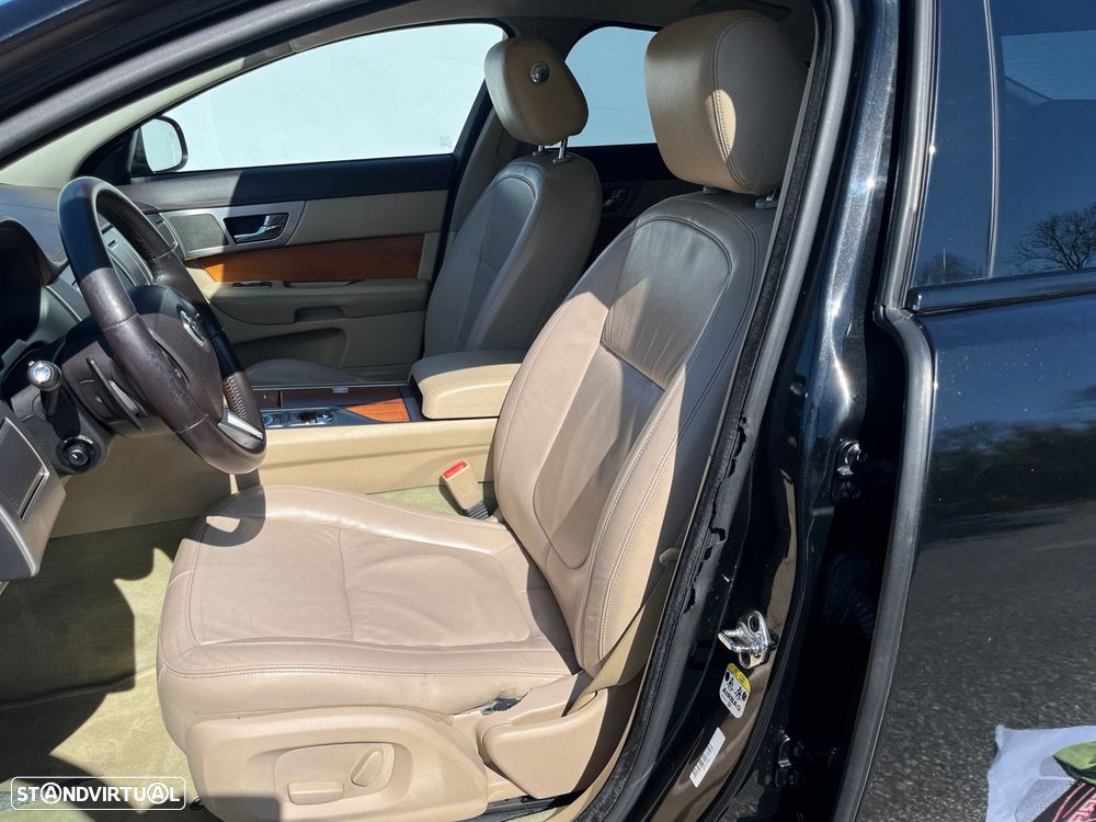 Jaguar XF 3.0 D V6 Premium Luxury - 15