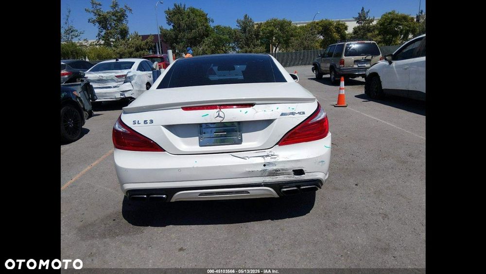Mercedes-Benz SL 63 AMG - 8
